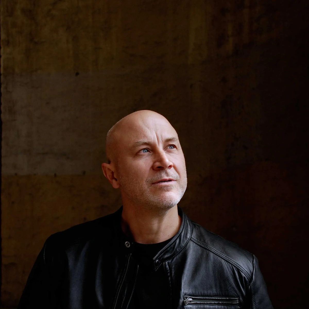 Where Dave Curl Sits After Zueri, Seven Years Into a Singles-First Catalogue