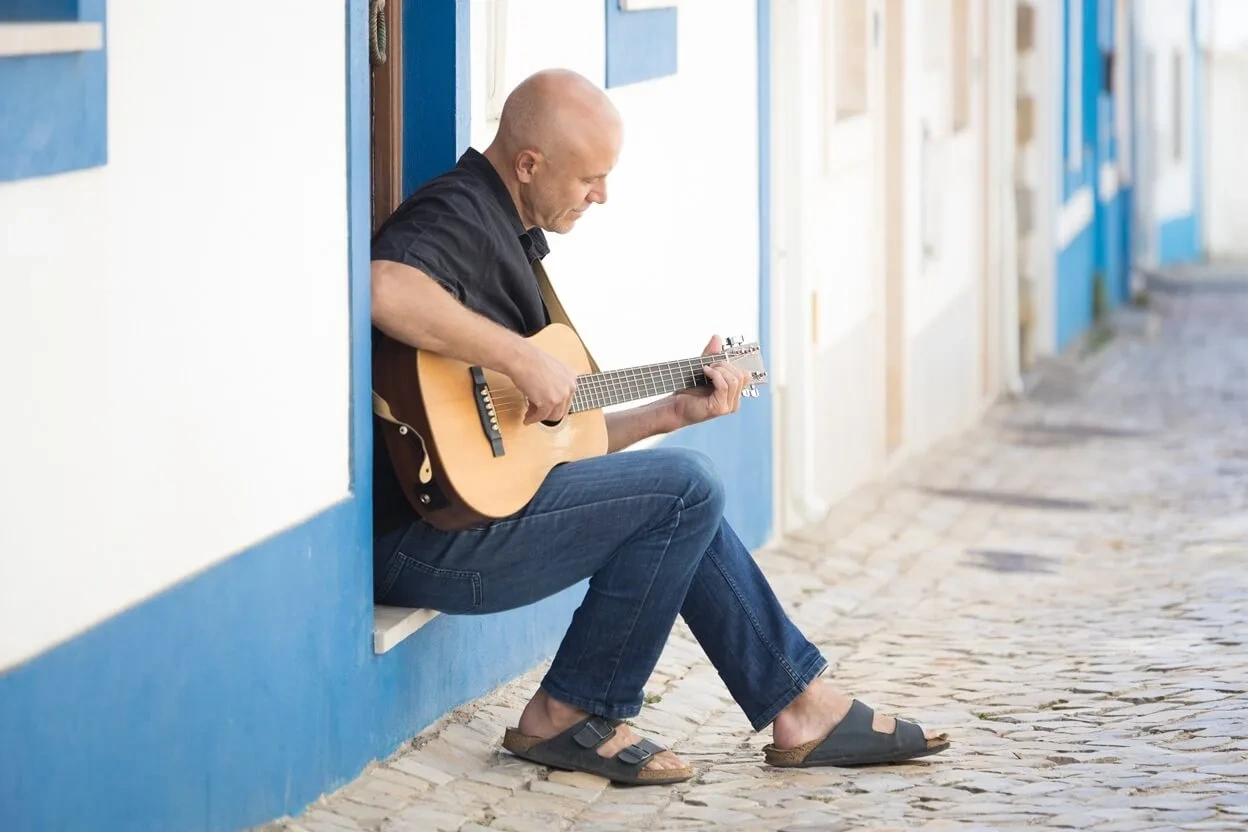 Where Dave Curl Sits After Zueri, Seven Years Into a Singles-First Catalogue